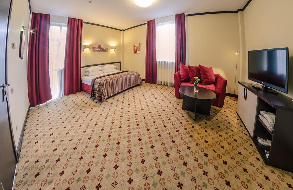 Park-Hotel Golosievo Kiev Exteriör bild