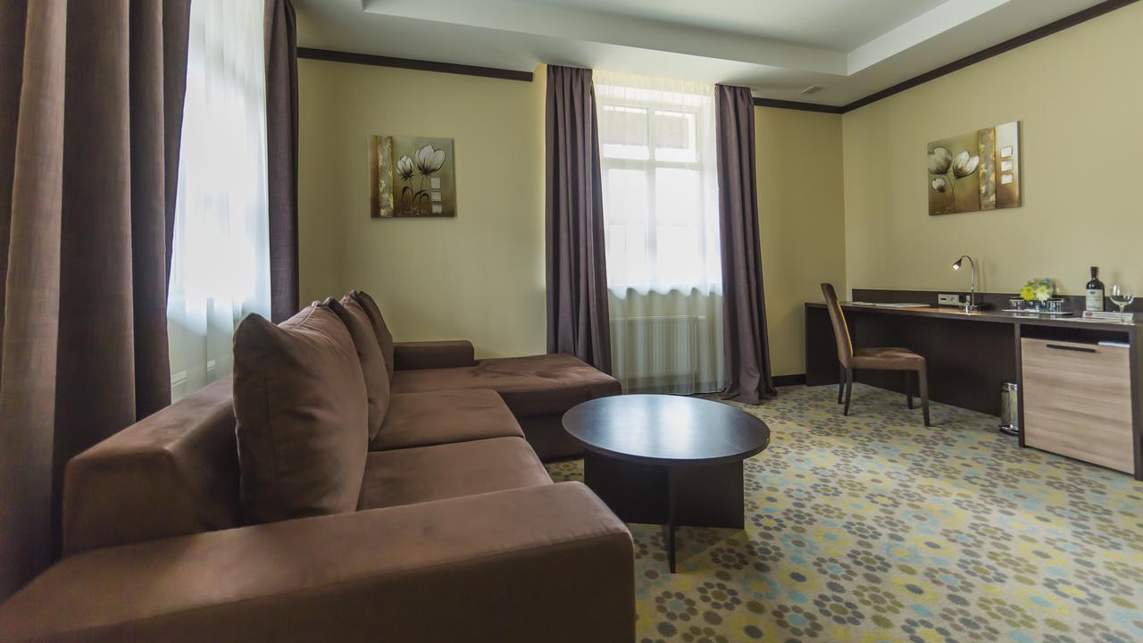 Park-Hotel Golosievo Kiev Exteriör bild