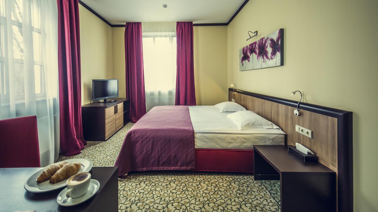 Park-Hotel Golosievo Kiev Exteriör bild