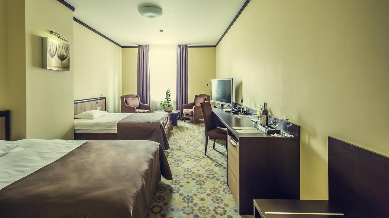 Park-Hotel Golosievo Kiev Exteriör bild